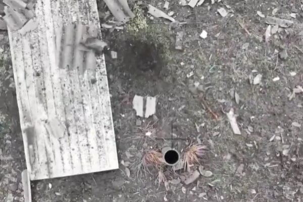 Філігранна точність: Як бійці ЗСУ скидають гранати у димарі бліндажів окупантів (ВІДЕО)