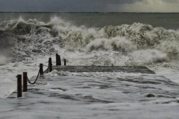 Штормова погода не дає окупантам вивести у Чорне море кораблі з ракетами, – Гуменюк