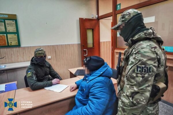 У Лимані затримали колаборантку, яка пропонувала російські сухпайки в обмін на підтримку окупантів