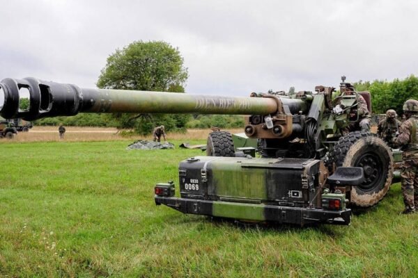 Франція передала Україні шість 155-мм гаубиць TRF1