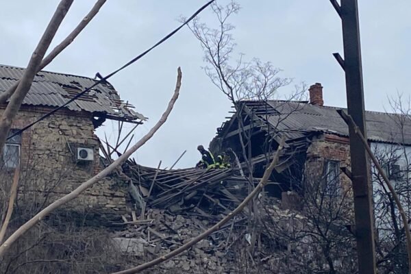 Росіяни вчергове обстріляли Херсон: є загиблий (ФОТО)