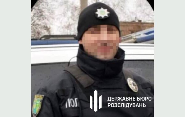 Змушував цивільних збирати тіла загиблих:  Екс-поліцейський із Лимана отримав підозру