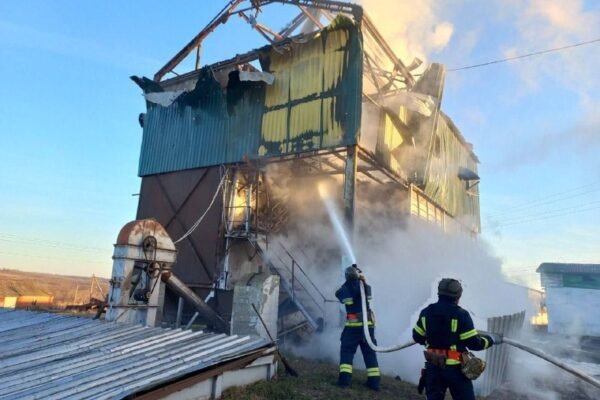Обстріли Харківщини не припиняються: Ворог цілить по житлових будинках та інфраструктурі