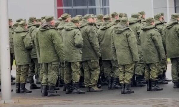 На Росії мобілізували понад 300 тисяч, але озброїти їх немає чим, – Скібіцький