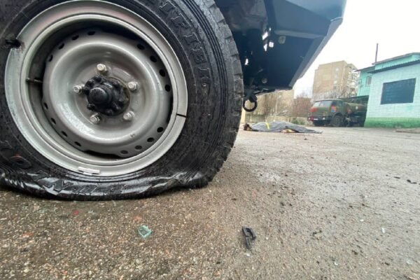 Російські терористи обстріляли ще одну пожежну частину в Херсоні. Є загиблі (ФОТО, ВІДЕО)