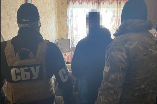Розвідував місця розташування озброєння ЗСУ: на Київщині затримали російського агента (ФОТО)