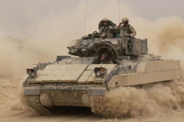 Вже на шляху до України: США відправили ЗСУ перші Bradley