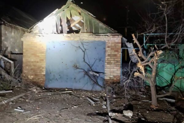 Росіяни невпинно обстрілюють Нікополь (ФОТО)