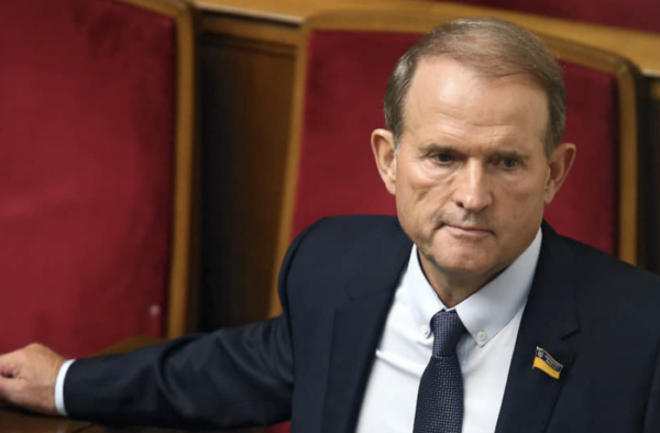 Президент Зеленський позбавив українського громадянства Медведчука, Деркача, Козака і Кузьміна