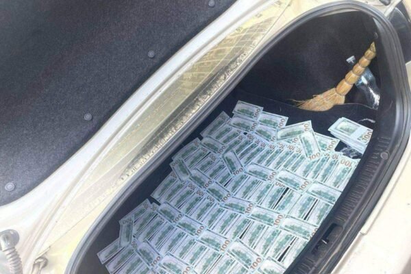 Посадовець одного з управлінь Одеської ОВА погорів на хабарі в $40 000 (ФОТО)