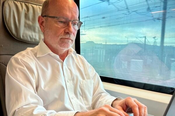 Голова МЗС Словаччини послав Орбана слідом з російським військовим кораблем
