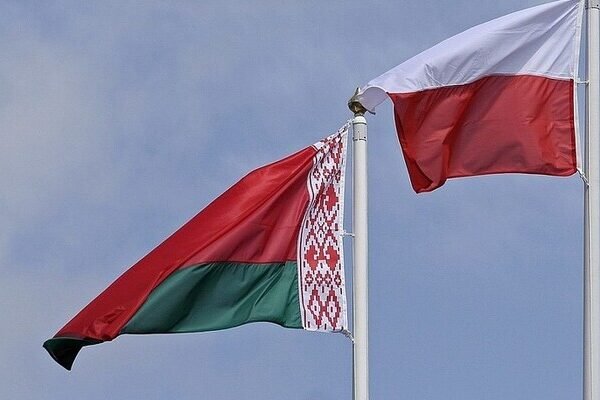 Білорусь висилає польських дипломатів та прикордонника