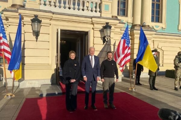 Байден пояснив, чому приїхав до Києва