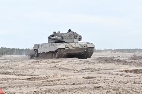 Канадці показали, як навчали українських бійців керувати танками Leopard 2 (ВІДЕО)