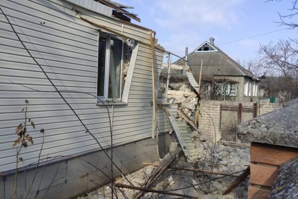 Ворог продовжує нищити міста і села на Харківщині