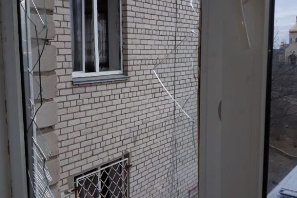 Окупанти знову обстріляли лікарню у Бериславі: є поранений (ФОТО)