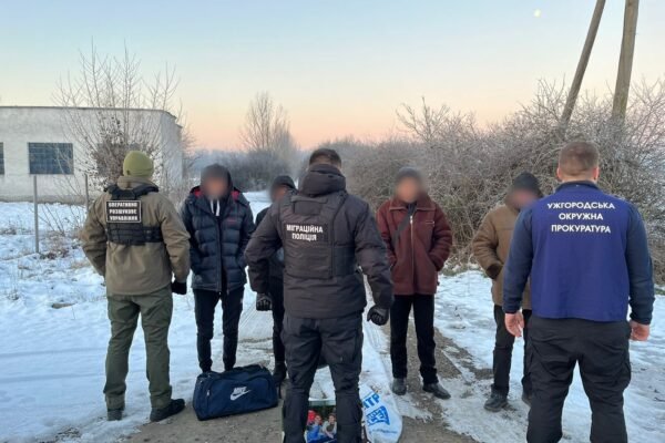 Закарпатець намагався на надувному матраці переправити двох чоловіків до Угорщини (ВІДЕО)