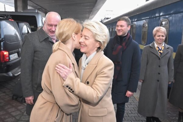 Президентка Єврокомісії та голова дипломатії ЄС прибули до Києва