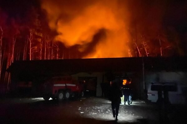 Росіяни вночі обстріляли частину ДСНС у Святогірську: є загиблий та поранені (ФОТО)
