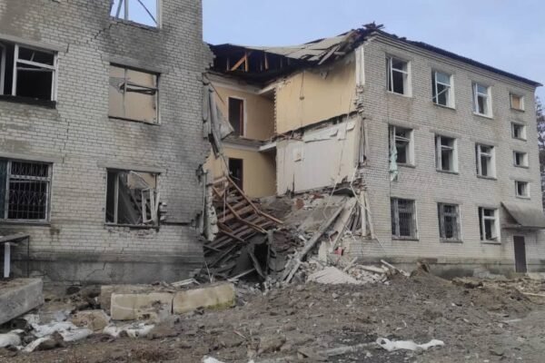 Росіяни гатили по Куп’янську: Зруйновано зерносховище, лікарня та агрофірма (ФОТО)