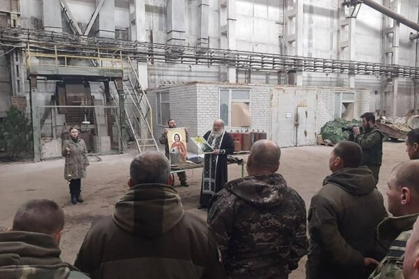 Московський піп привіз окупантам ікону із зображенням Стремоусова