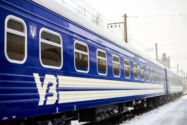 “Укрзалізниця” анонсувала додаткові поїзди до Великодня