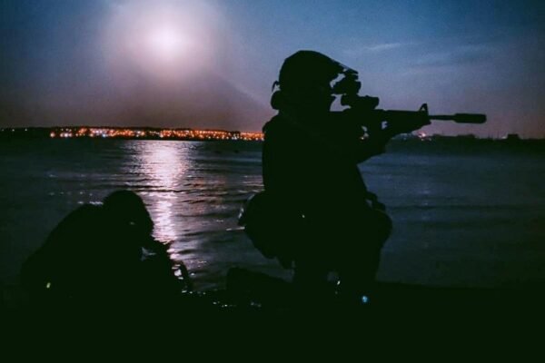 Українські снайпери показали, як вночі знищують окупантів у Бахмуті (ВІДЕО)