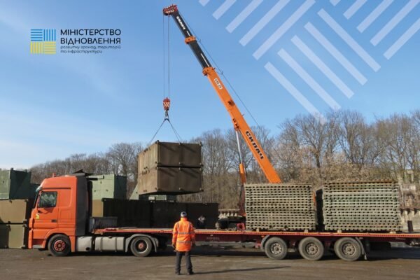 В Україну прибула партія тимчасових мостів із Швеції (ФОТО)