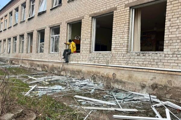 Обстріл Краматорська: Пошкоджено дитсадок, школу, приватні будинки (ФОТО)