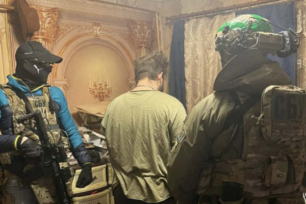 На Донеччині затримали інформатора рф, який наводив ворожі ракети на цивільні об’єкти (ФОТО)