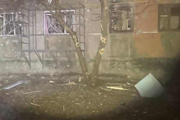 Внаслідок обстрілу Курахового пошкоджено 8 багатоповерхівок, в місті перебої з електрикою