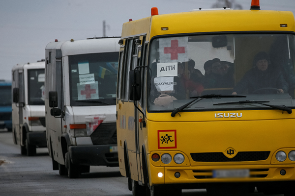 Мешканців Херсону закликали евакуюватися на безпечні території