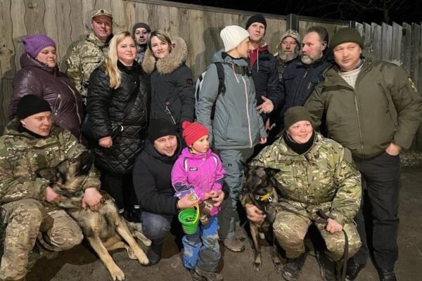 На Київщині зниклу 4-річну дитину шукали поліція, військові та вся громада (ФОТО, ВІДЕО)