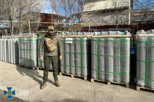Постачали матеріали для лазерних прицілів: СБУ викрила компанію, що працювала на Росію (ФОТО)