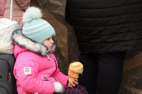 Мінреінтеграції хоче запровадити примусову евакуацію дітей з зони бойових дій