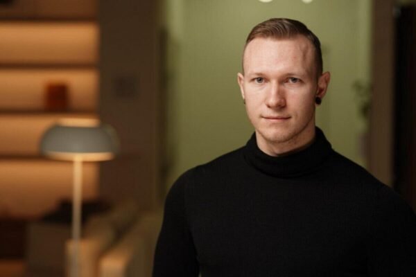 Брехав про освіту і ступінь: розслідування про “психотерапевта” Спартака Субботу