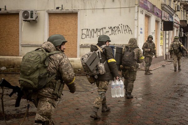 У ЗСУ запевнили, що окупантам далеко до перерізання “дороги життя” у Бахмуті
