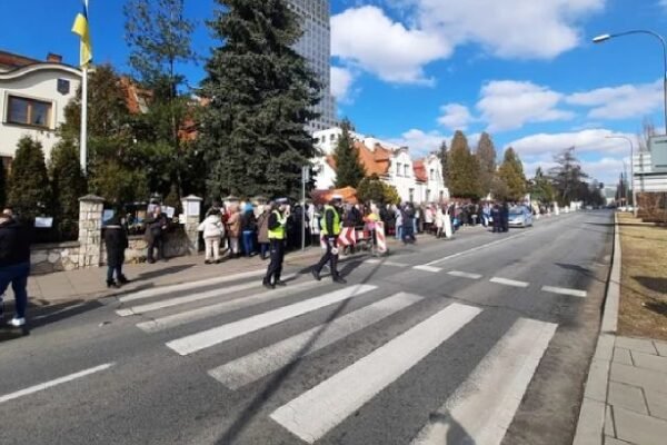 Українець підпалив себе перед українським консульством у Польщі
