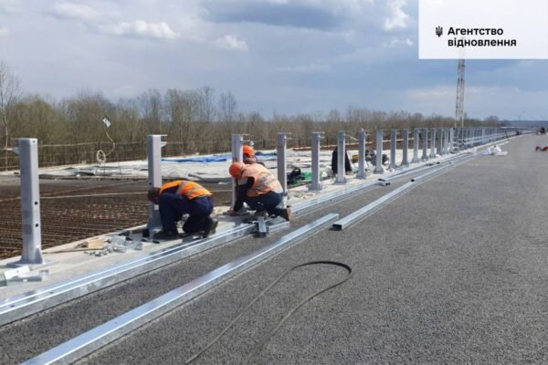 Відновили пряме сполучення з Києвом: На Чернігівщині відновили зруйнований окупантами міст (ФОТО)