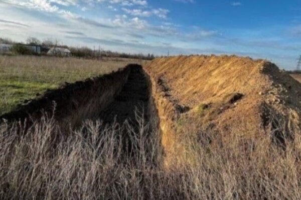 На Запоріжжі окупанти пошкодили майже 160 курганів через будівництво гігантського окопу