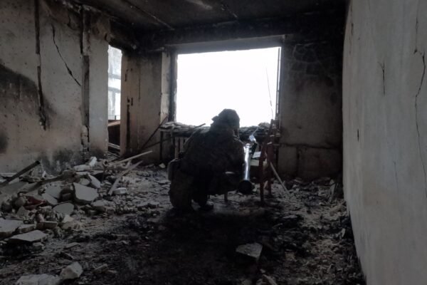 Атакували шість ворожих груп: прикордонники відбили у Бахмуті “мʼясний штурм вагнерівців”