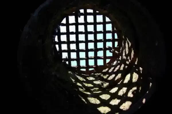 Окупантів кидають у земляні карцери за непокору і пияцтво, – розвідка Великої Британії