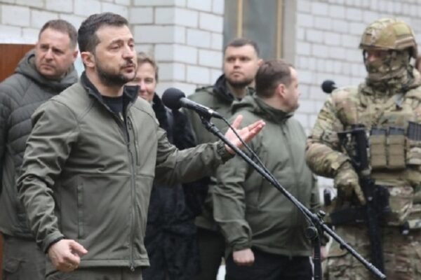 Зеленський побажав Путіну провести решту життя у підвалі з відром замість туалету (ФОТО)