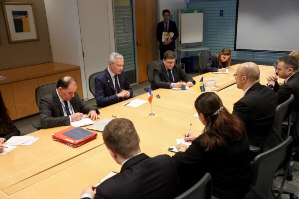 Франція готова виділити Україні 2 млрд євро фінансової допомоги