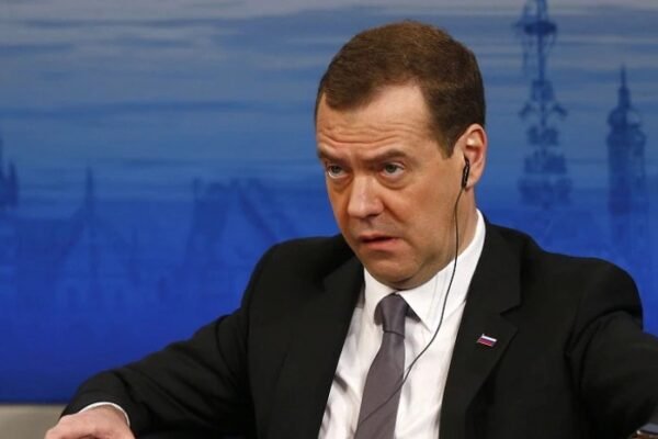 Медвєдєв заявив, що Румунія хоче собі шмат України: Реакція Бухаресту не забарилася
