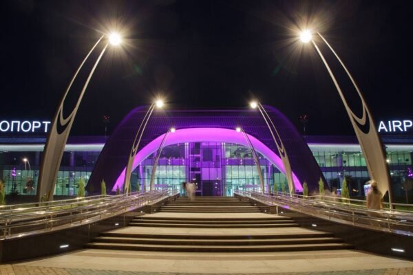 В російському Бєлгороді впав безпілотник з вибухівкою в районі аеропорту