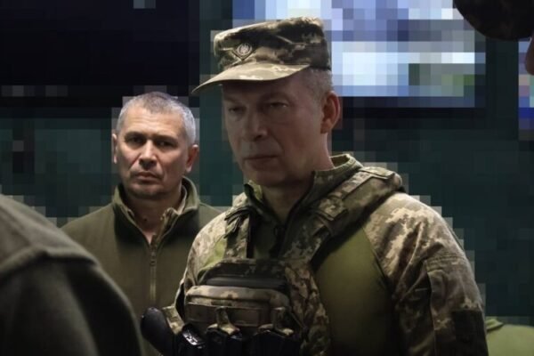 Сирський розповів, як російські командири використовують смартфони з нанесеними у застосунку позиціями ЗСУ