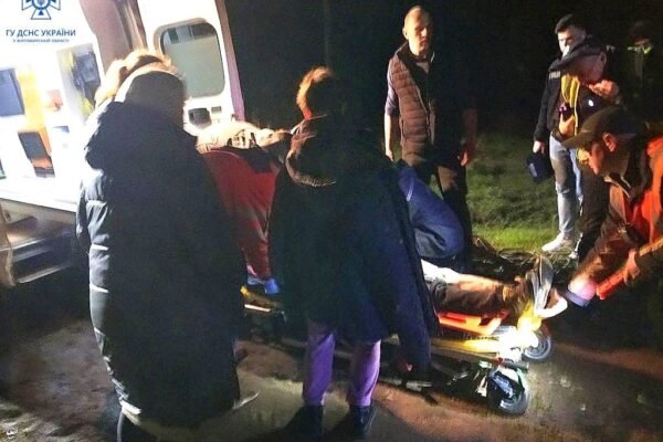 На Житомирщині підліток видерся на дах потяга та отримав ураження струмом (ФОТО)