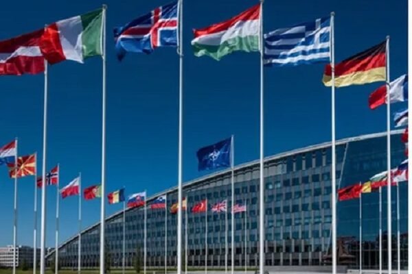 З’явилося відео підняття фінського прапору перед штаб-квартирою НАТО (ВІДЕО)