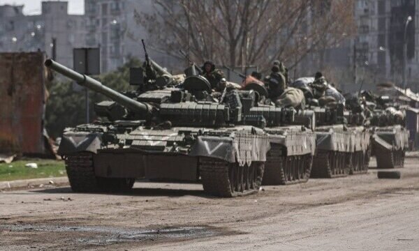 Росіяни женуть десятки одиниць військової техніки з Маріуполя на Волноваху і Вугледар (ВІДЕО)